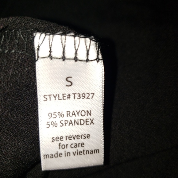 ☆HOST PICK☆ UPDATED INFO Black Crop Top - Picture 7 of 8